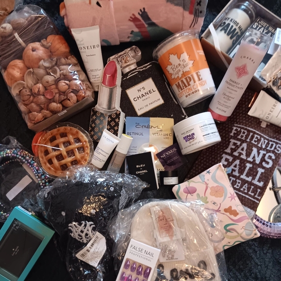 5 Star 🌟 Rated SLAYYIN MYSTERY BOX - Picture 2 of 12